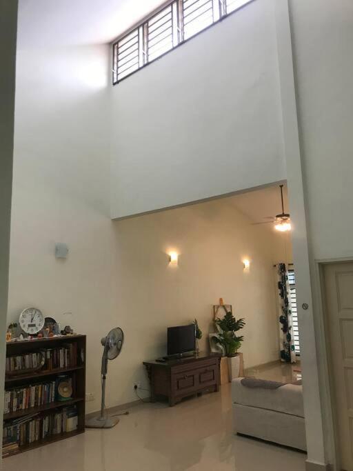Terrace House Near Stulang Laut Ciq Midvalley Ksl For 7Pax Johor Bahru Exterior foto