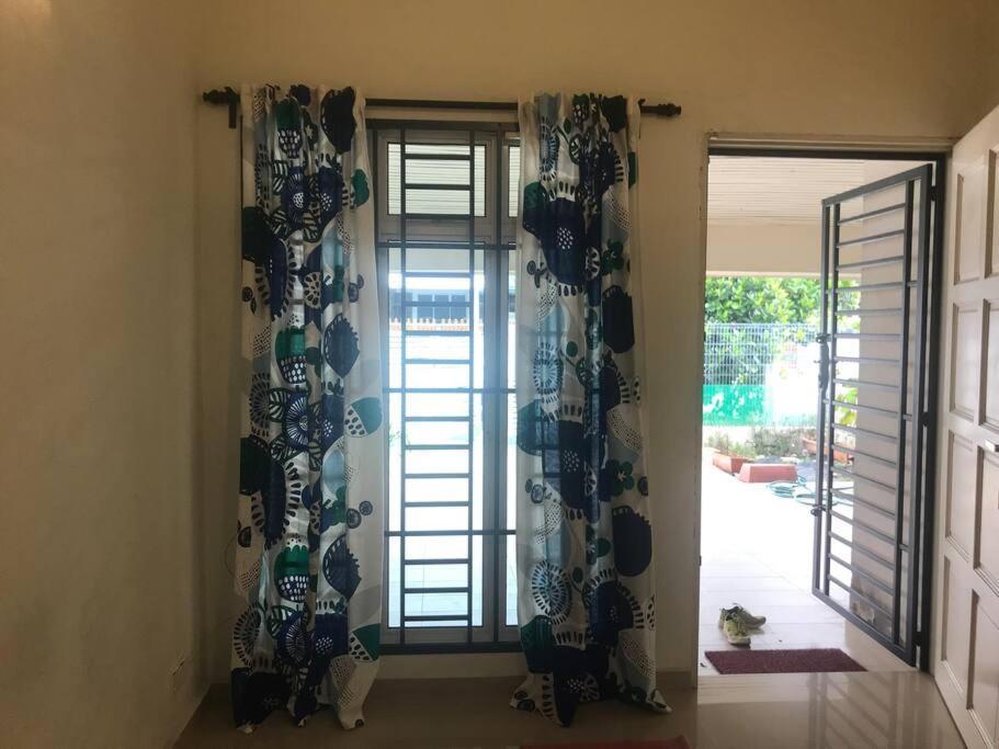 Terrace House Near Stulang Laut Ciq Midvalley Ksl For 7Pax Johor Bahru Exterior foto