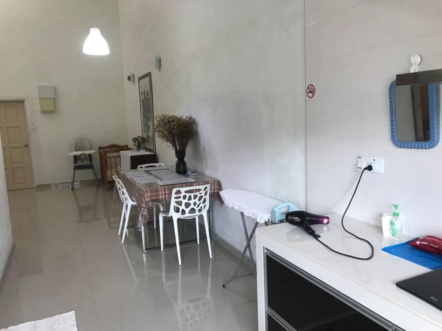 Terrace House Near Stulang Laut Ciq Midvalley Ksl For 7Pax Johor Bahru Exterior foto