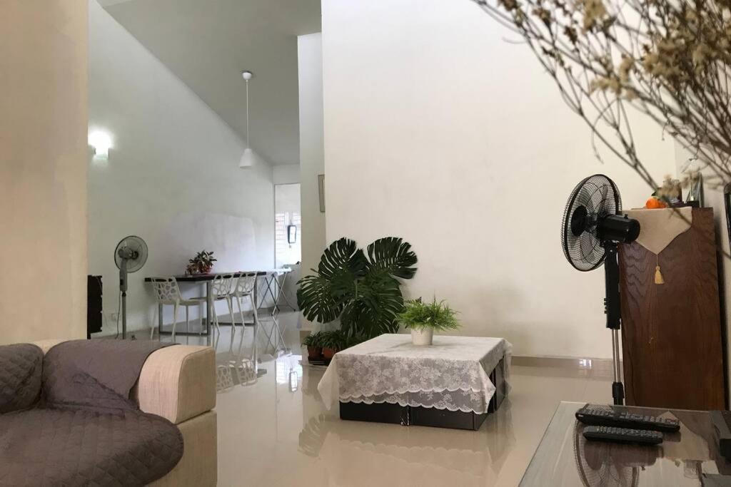 Terrace House Near Stulang Laut Ciq Midvalley Ksl For 7Pax Johor Bahru Exterior foto
